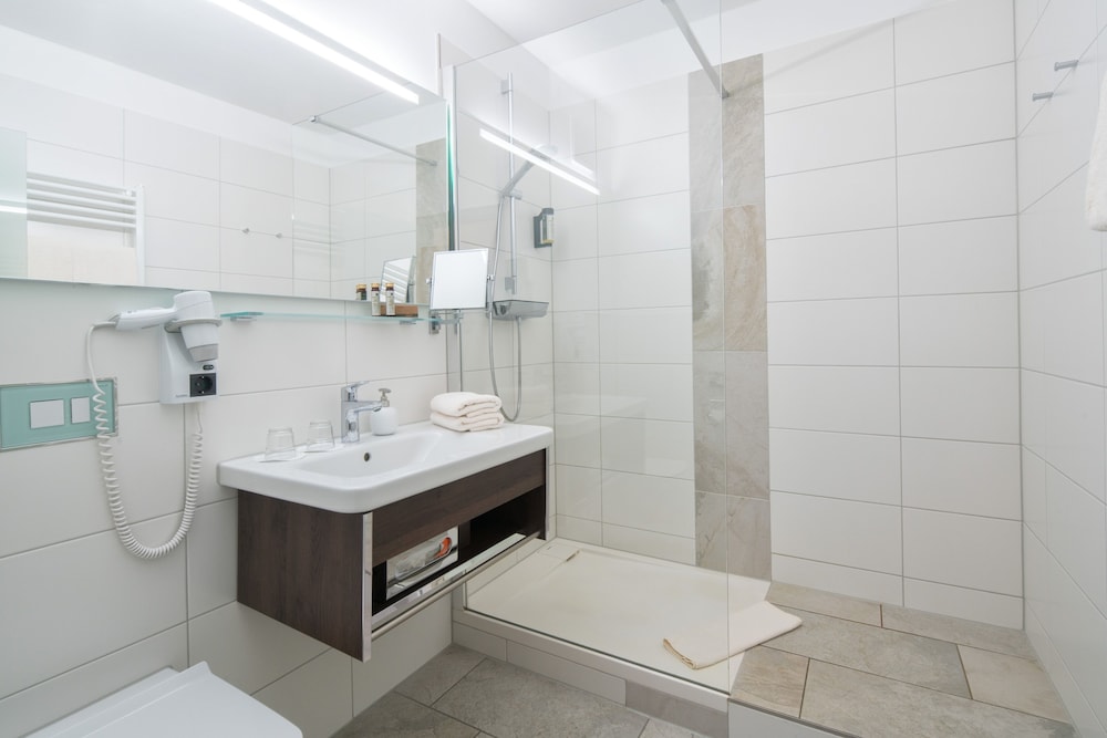 Double Room - Photo 5
