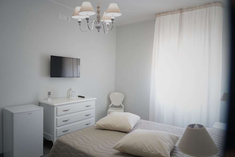 Double Room - Photo 2
