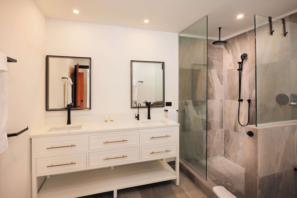 Room (blue Heaven Rendezvous)