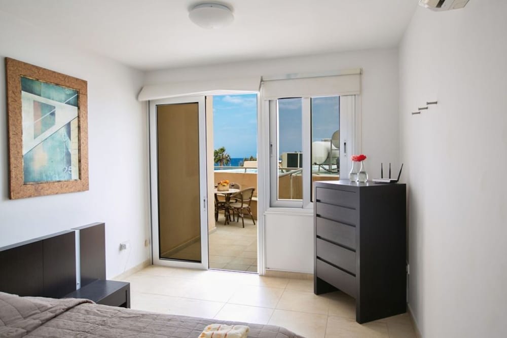 Apartment (3 Bedrooms)