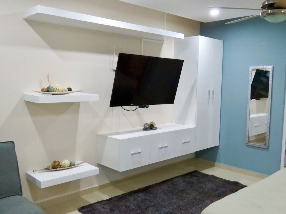 Deluxe Studio, Kitchen - Photo 9