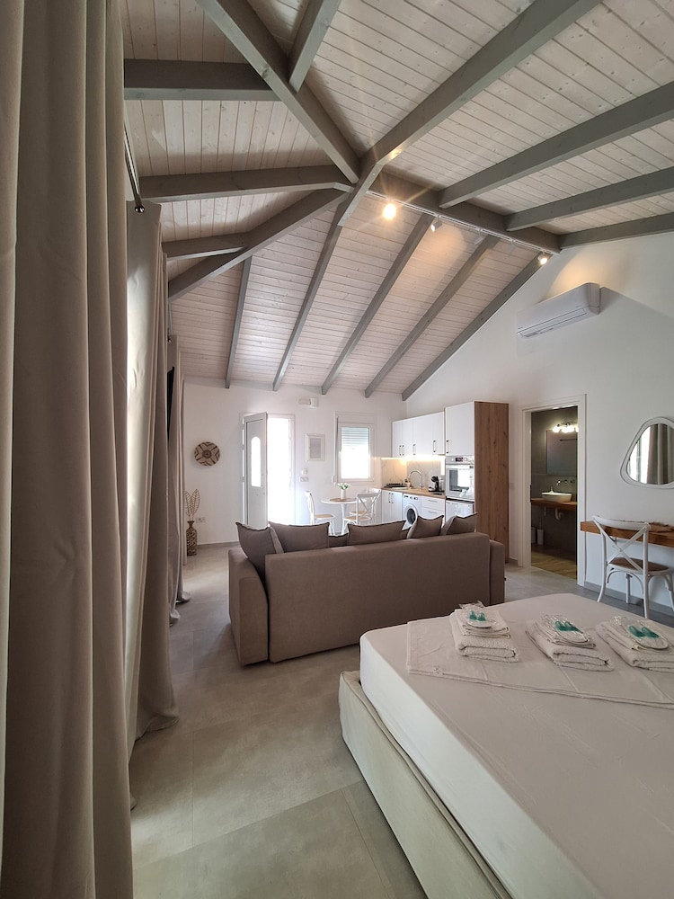 Loft, Partial Sea View