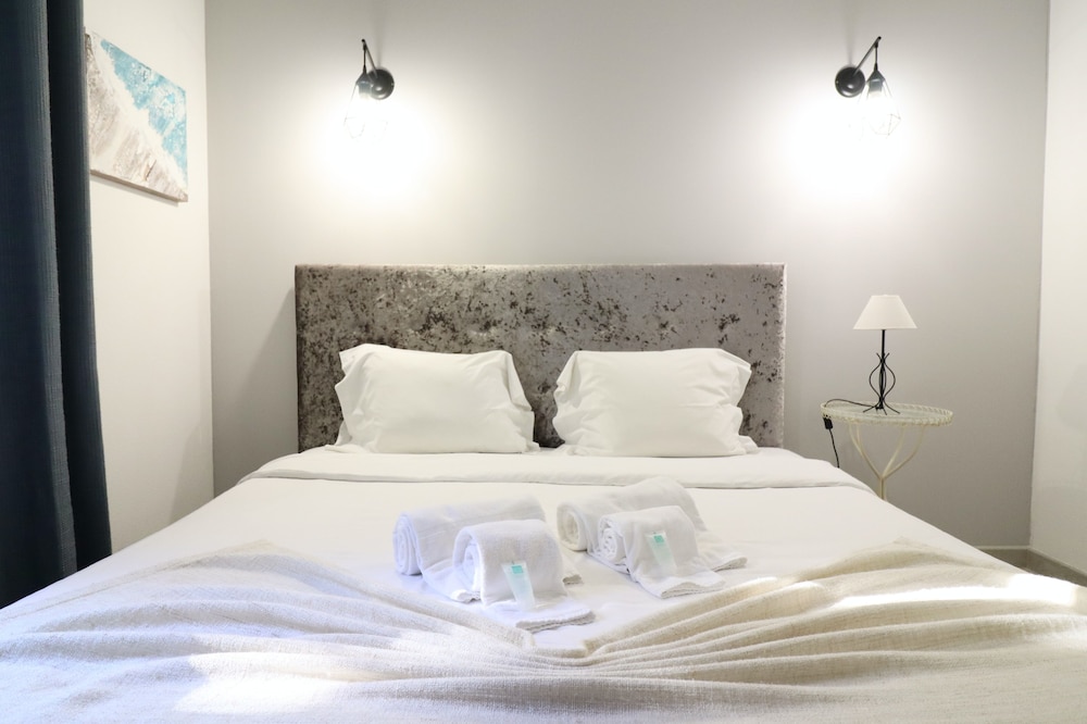 Family Apartment, 2 Bedrooms, Terrace, Garden Area photo 1
