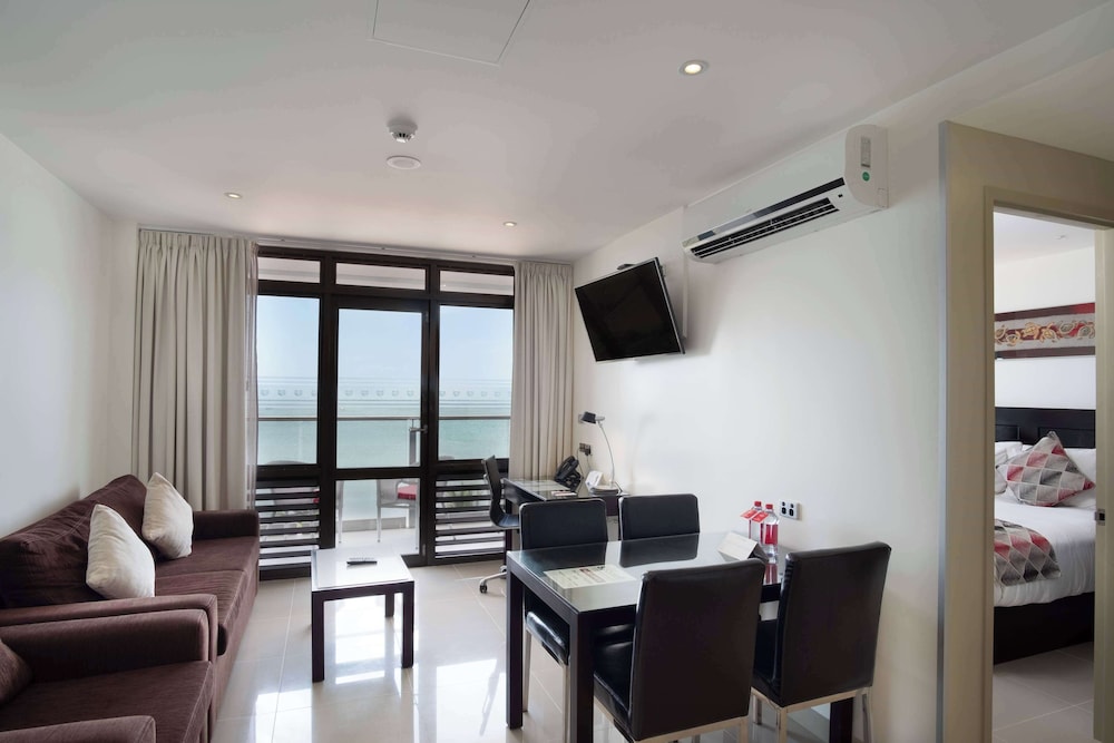 Suite, 1 Bedroom, Non Smoking, Beachfront photo 2