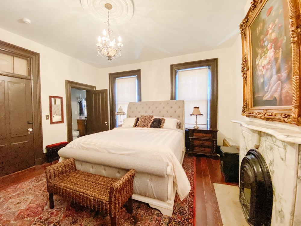 Julia Suite photo 2
