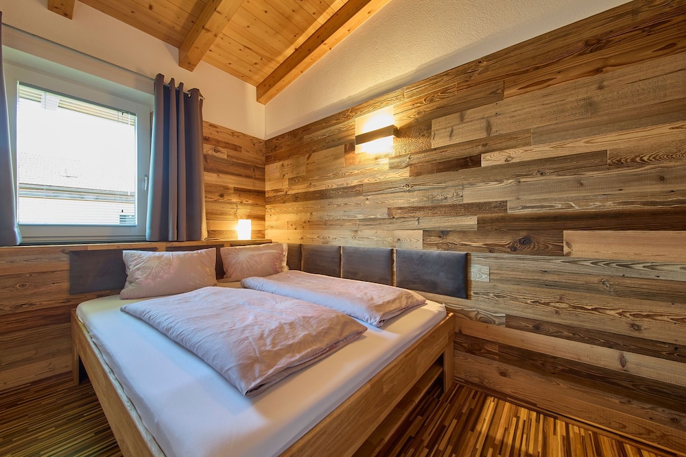 Comfort Apartment, 2 Bedrooms, Balcony, Mountain View photo 3