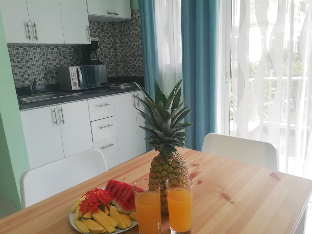 Deluxe Studio Suite, 2 Double Beds, Pool View photo 3