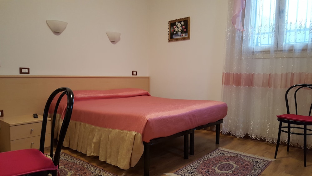Standard Double Room photo 1