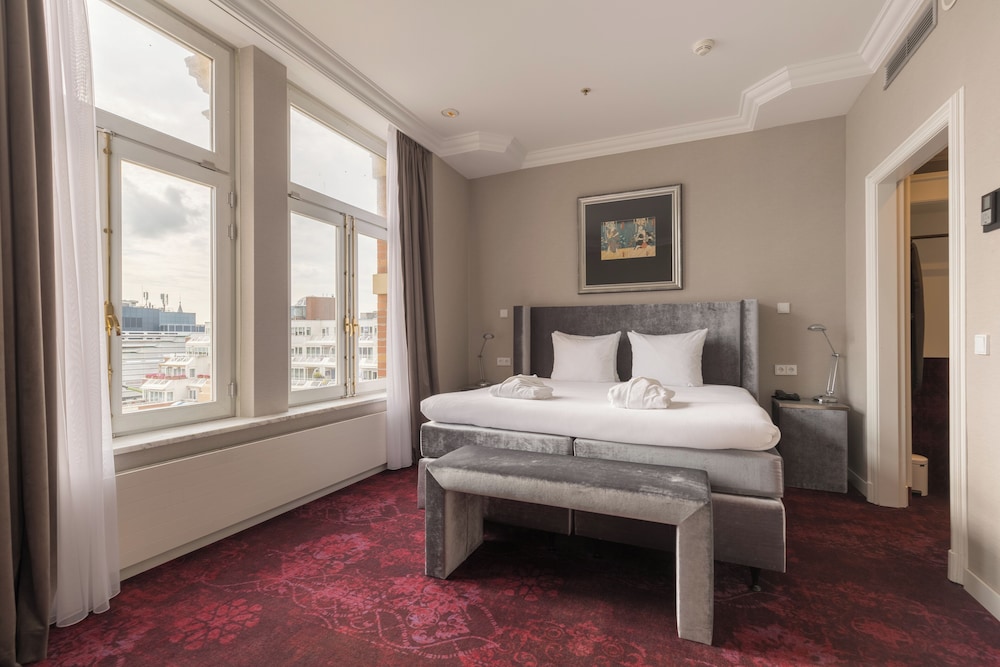 Deluxe Suite, City View - Photo 2