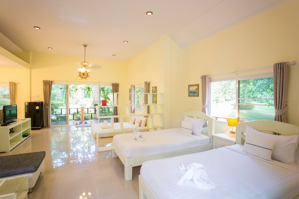 Peach Home photo 2