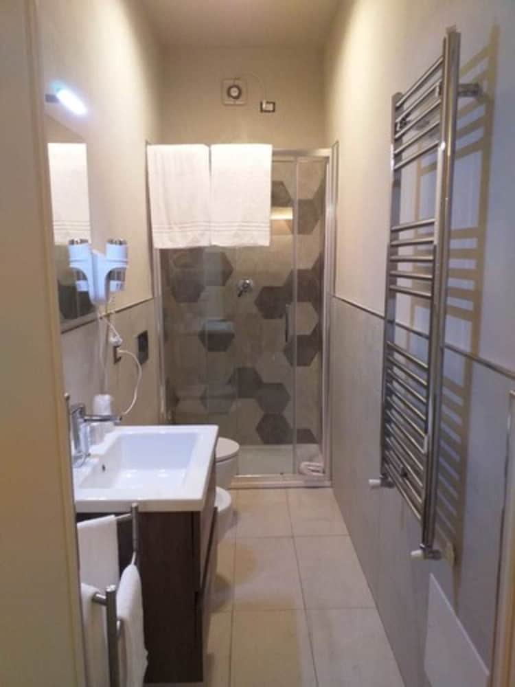 Classic Double or Twin Room, Balcony - Photo 3