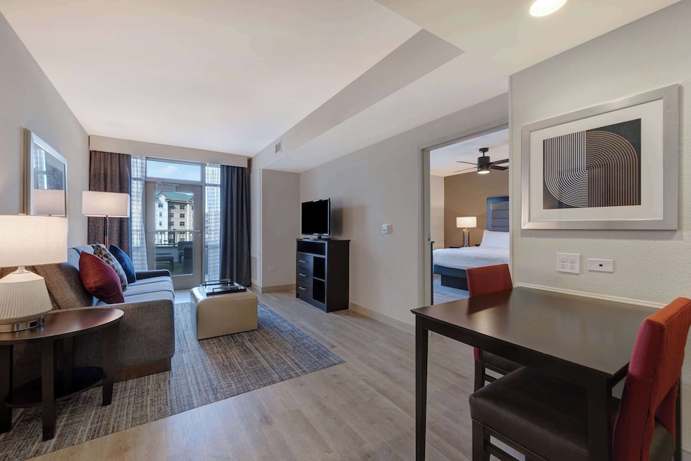 Suite, 1 King Bed, Balcony