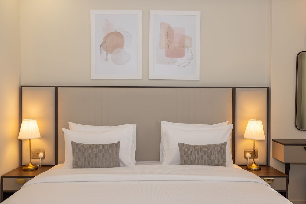 Superior Studio, 1 King Bed photo 2