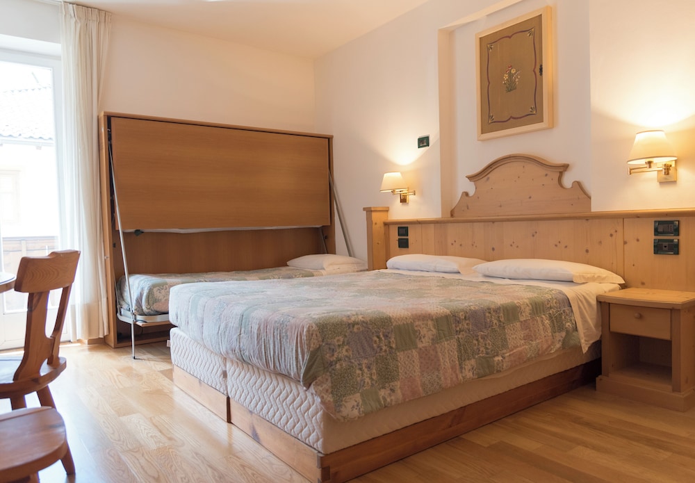 Classic Triple Room, 1 Bedroom photo 1