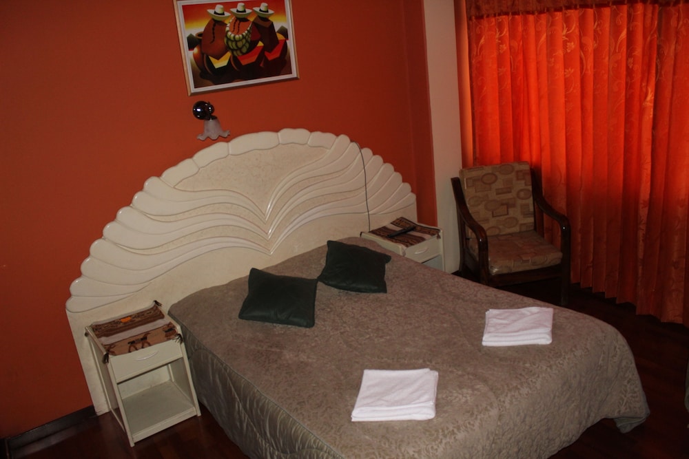 Classic Double Room, 1 King Bed, Private Bathroom (Matrimonial) photo 2