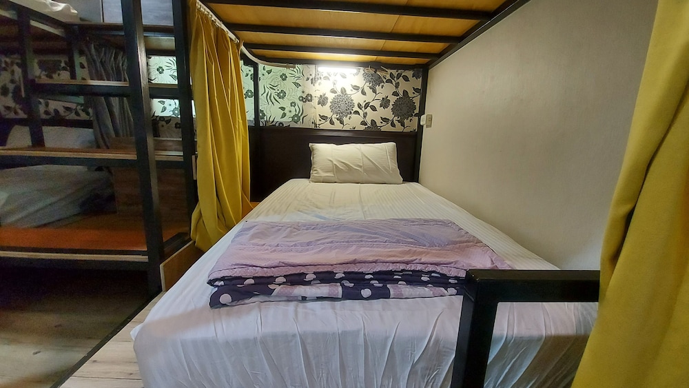 Standard Studio Suite, Mixed Dorm photo 3