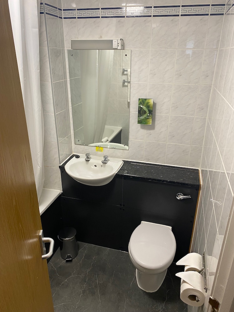 Double Room, Non Smoking - Photo 14