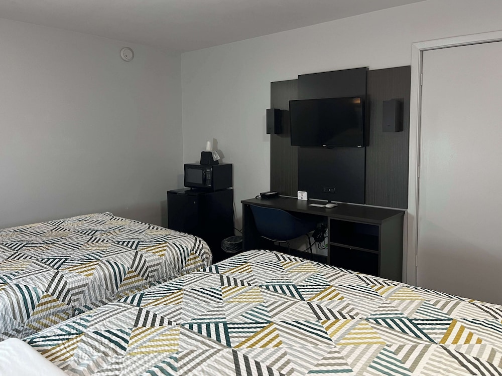 Deluxe Room, 2 Double Beds, Non Smoking, Refrigerator & Microwave - Photo 4
