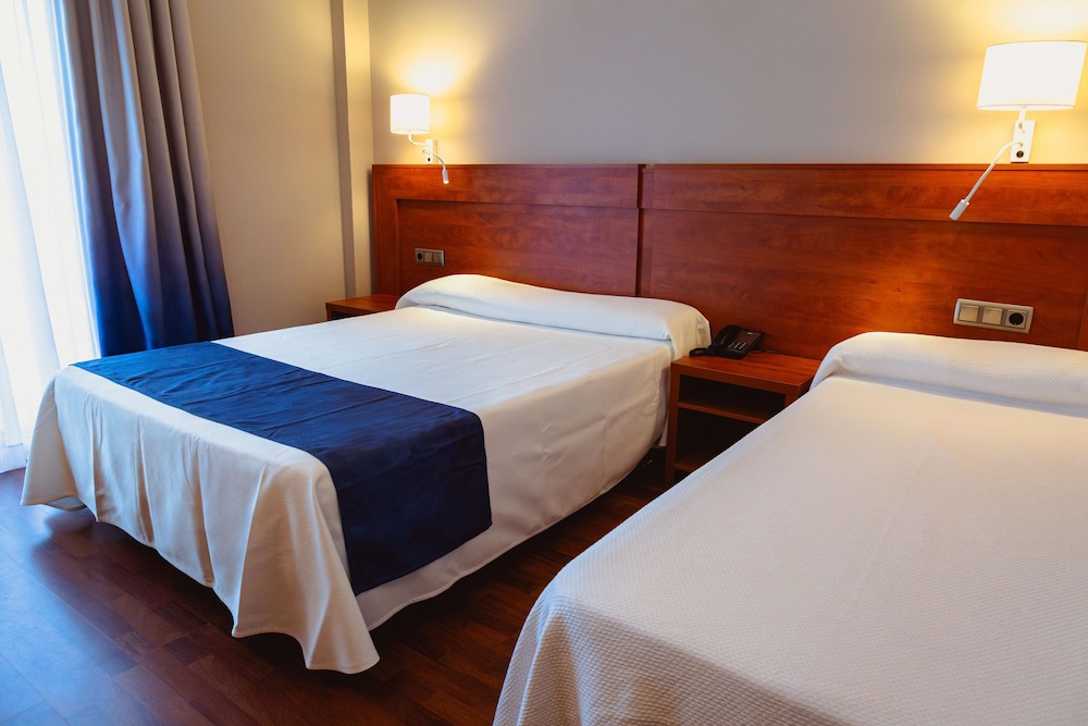 Double Room, Sea View (2 Adults + 1 child) - Photo 1