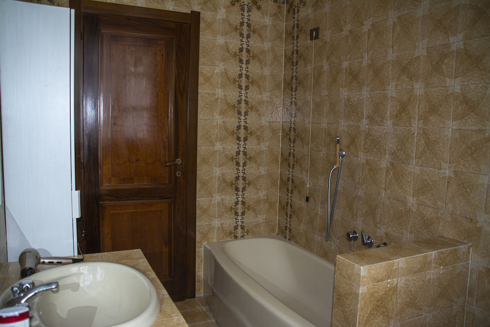 Classic Double Or Twin Room, 2 Double Beds, Terrace, Garden Area (Bagno Esterno/ External Bathroom) photo 3