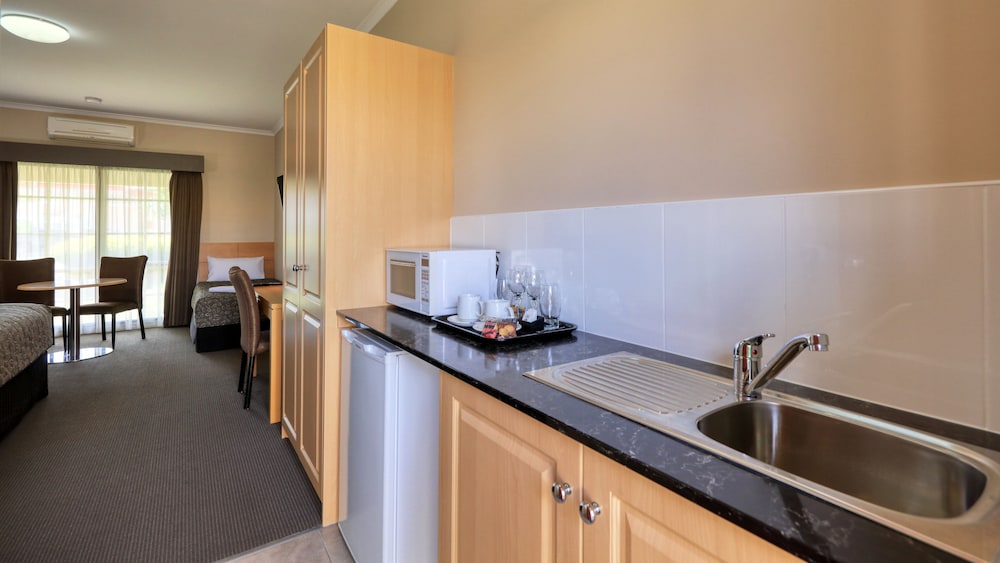 Deluxe Triple Room photo 3