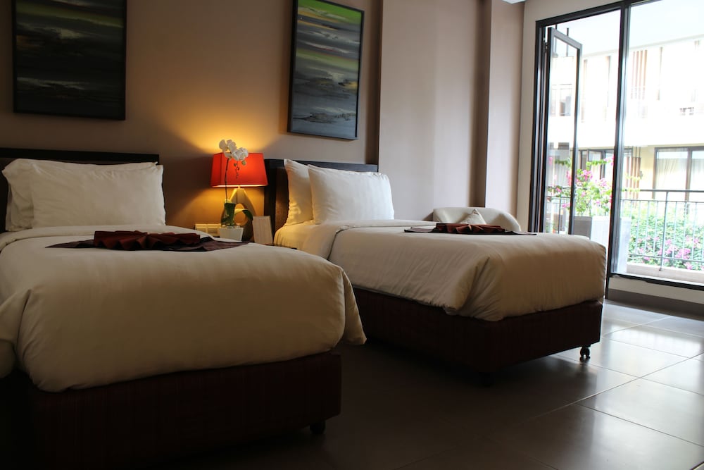 Deluxe Room - Photo 25
