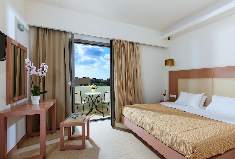 Double or Twin Room, Sea View photo 3