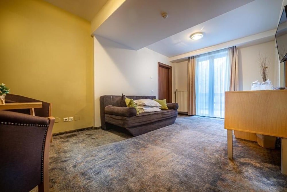 Basic Apartment photo 3