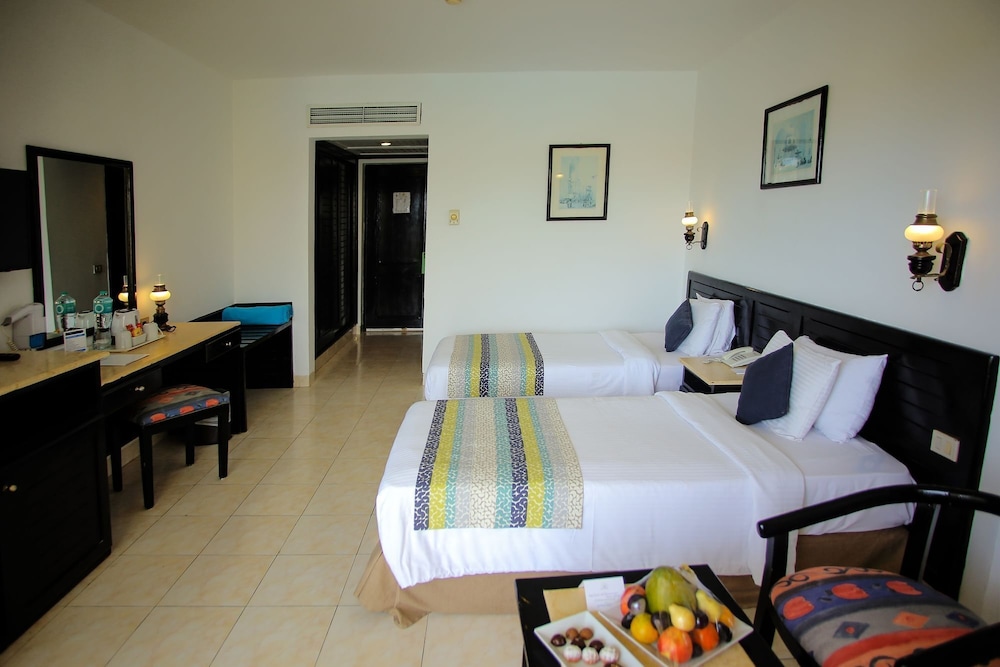 Standard Room, Partial Sea View