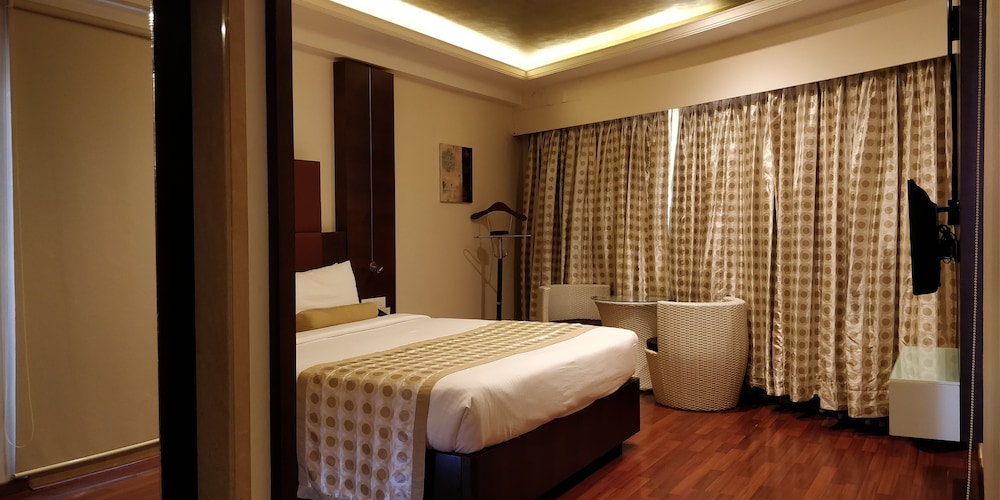 Club Suite, 1 Double Bed, Smoking, Lake View photo 2
