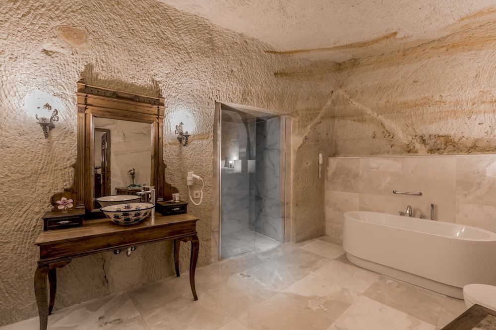 Pool Cave Room photo 2