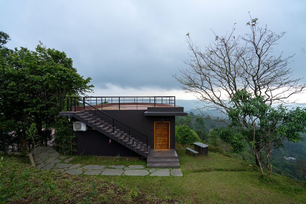 Sunset View Cottage with Jacuzzi - Photo 26