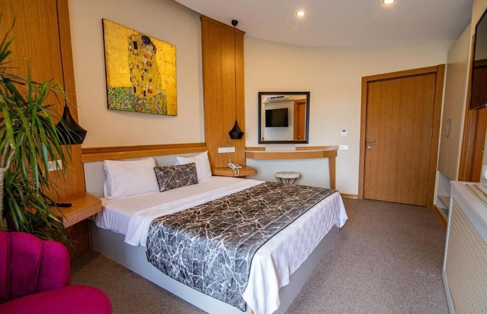 Deluxe Double Room, Lake View photo 1