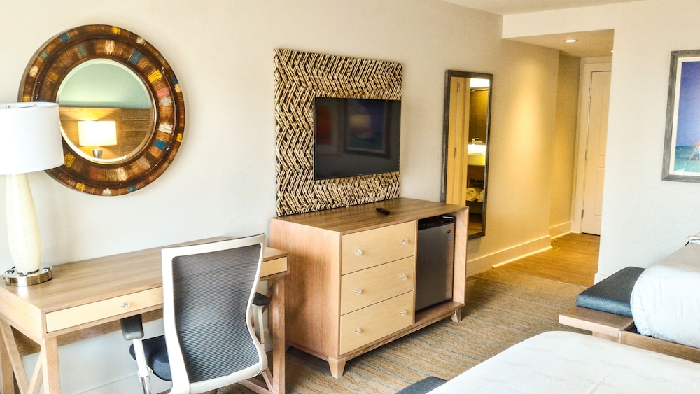 Room, 1 King Bed, Accessible, Balcony (Accessible King with balcony) photo 3