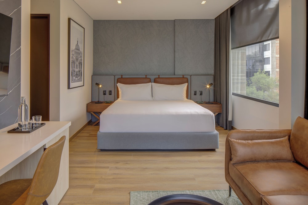 Business Suite, City View photo 1