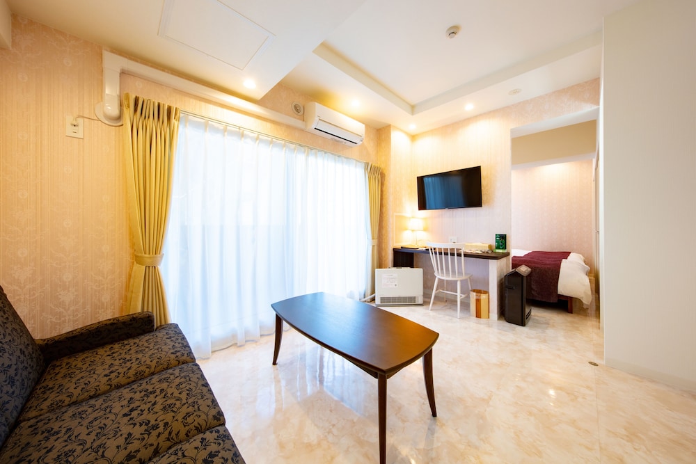 FRANCE Triple Room - Photo 1