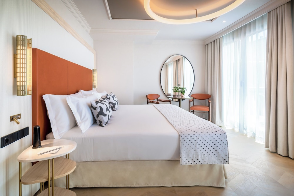 Deluxe Room - Photo 1