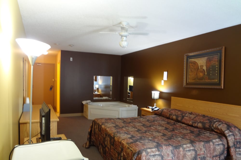Deluxe Room, 1 King Bed With Jacuzzi photo 2