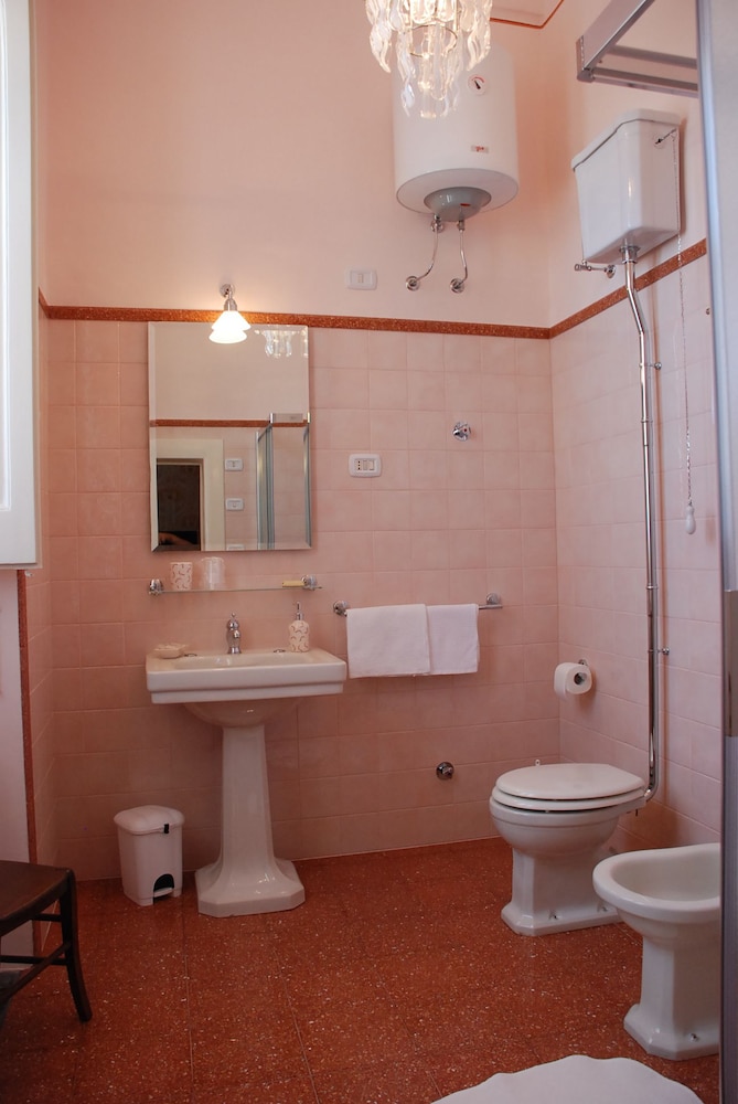 Double or Twin Room photo 2