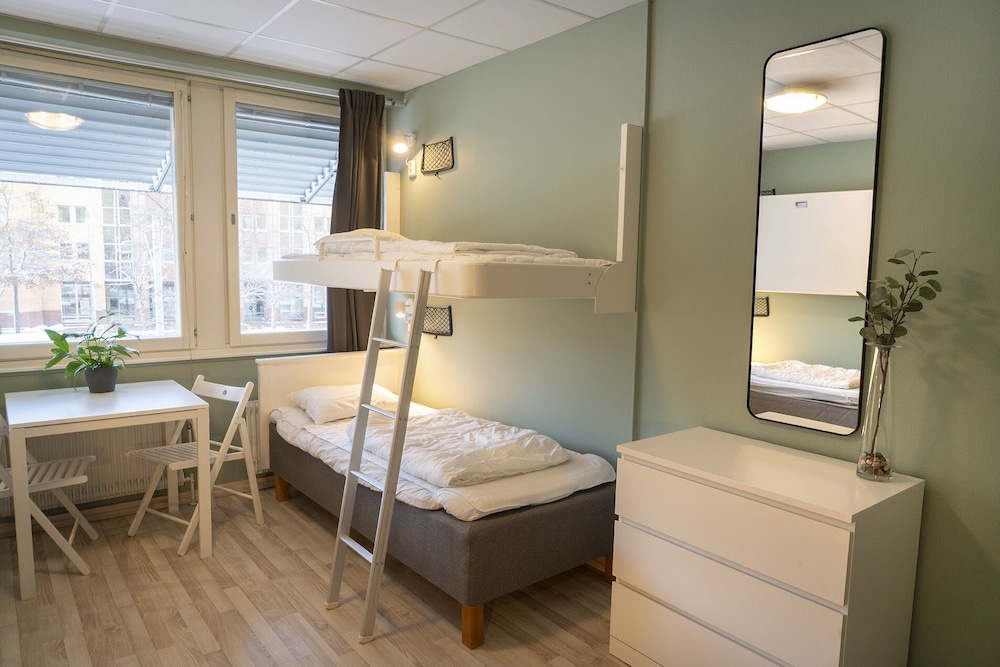 6-bed Room - Shared Bathroom