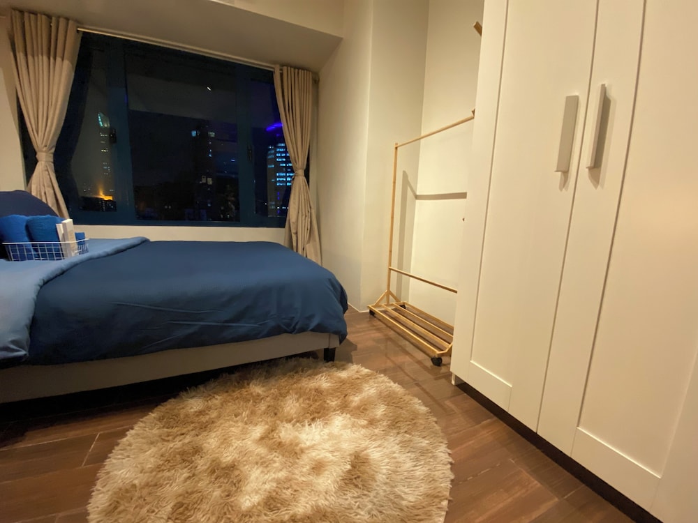 Comfort Apartment, 1 Queen Bed with Sofa bed, Kitchen, City View photo 3