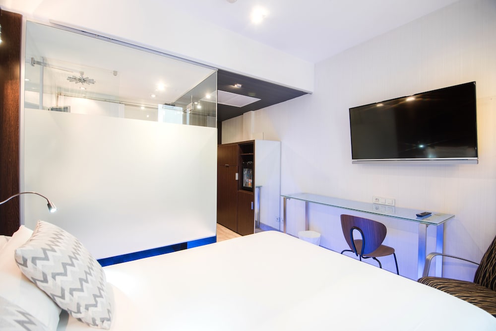 Standard Double Room - Photo 2