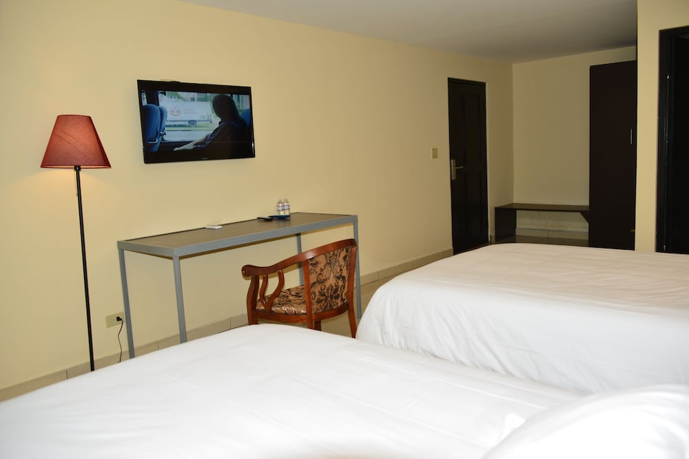 Deluxe Twin Room, 2 Double Beds, Non Smoking photo 3