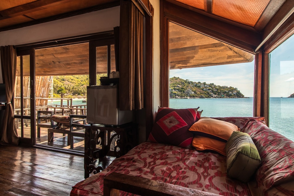 Deluxe romantic sea view bungalow S9 photo 3