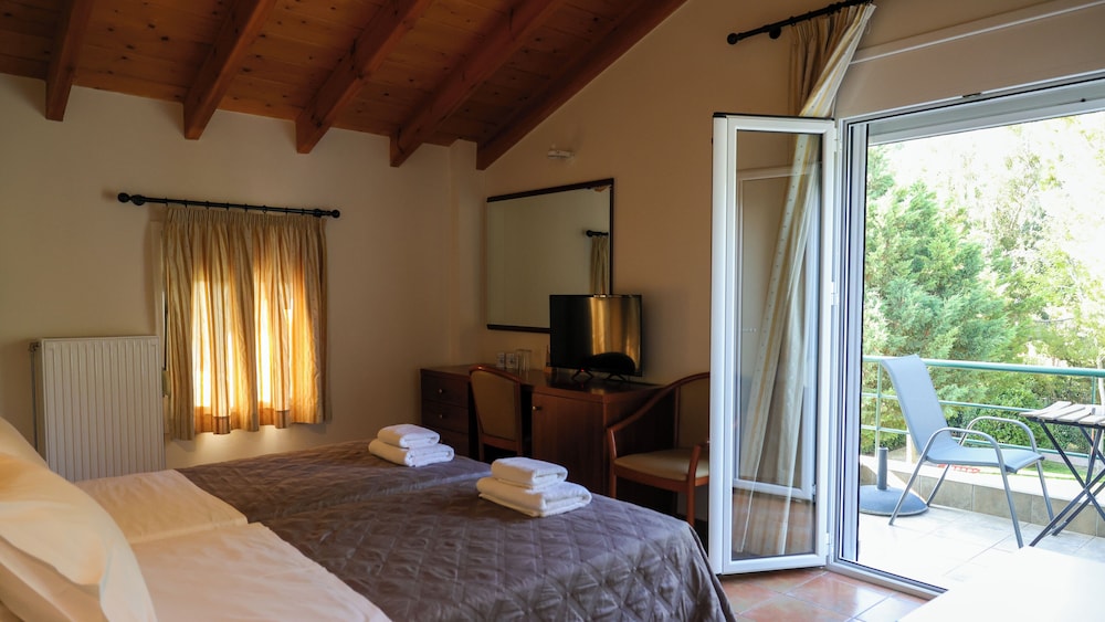 Standard Twin Room - Photo 2