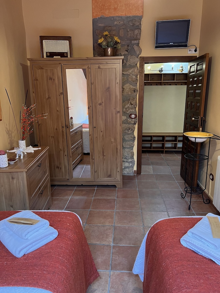 Traditional Quadruple Room, 2 Bedrooms, Private Bathroom photo 3
