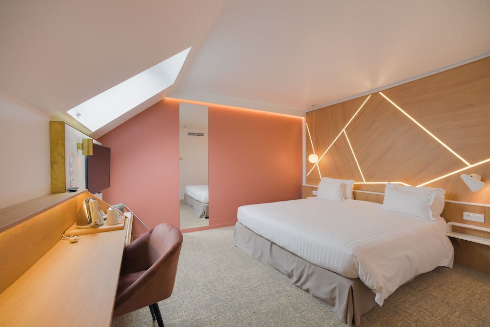 Classic Room, 1 King Bed, Non Smoking (Tradition) - Photo 8