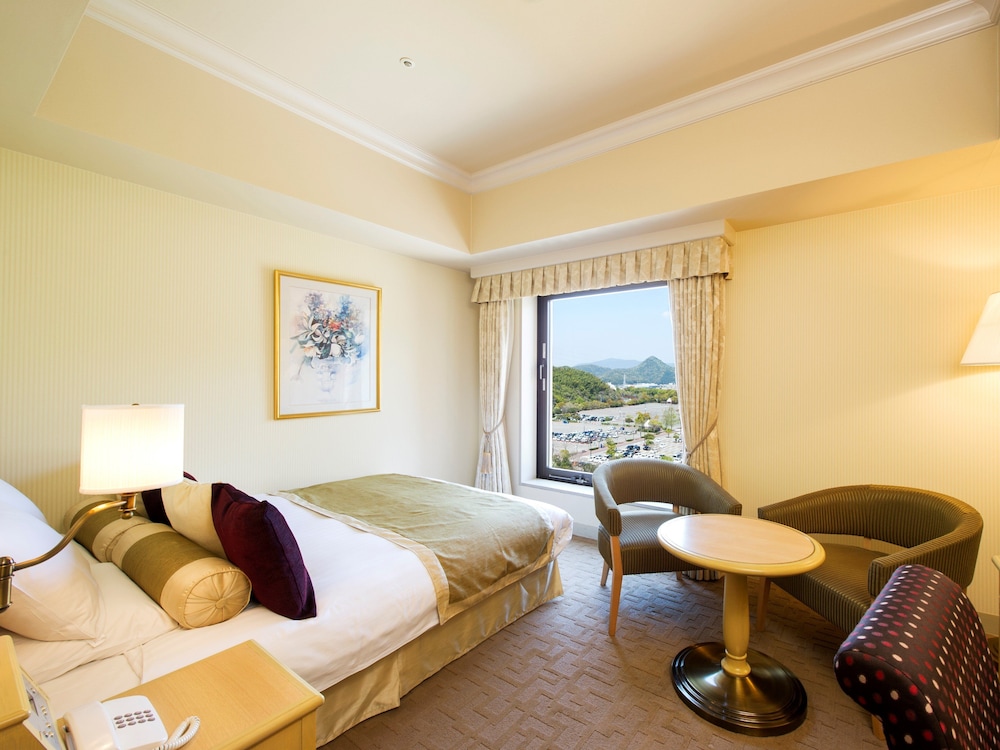 Superior Semi Double Room, Station View, Non Smoking