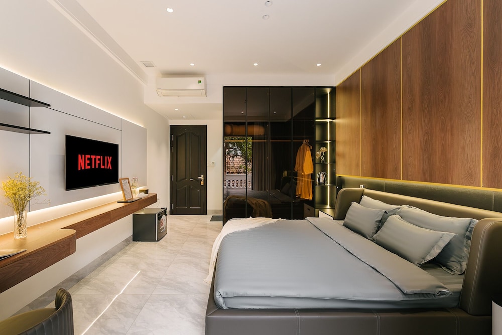 King Room with Balcony