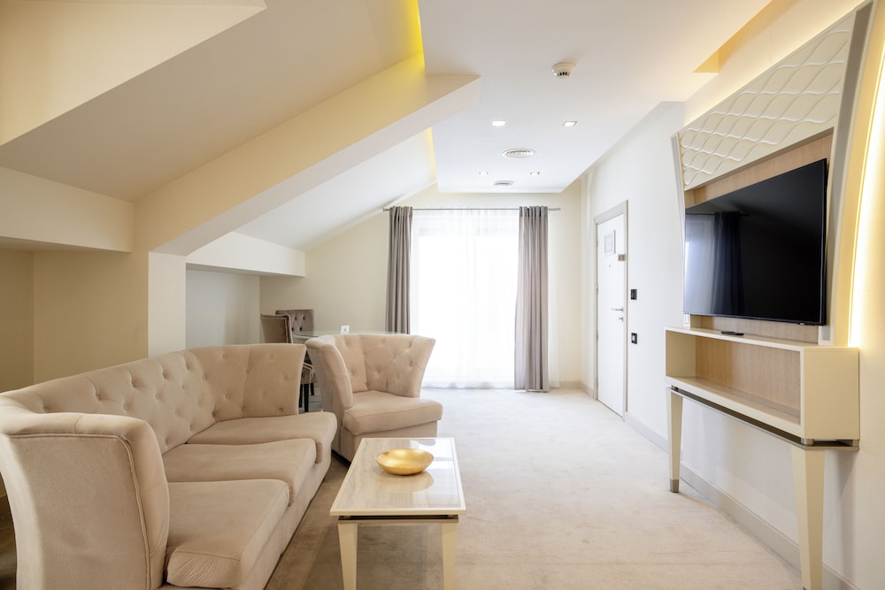 Prestige Suite